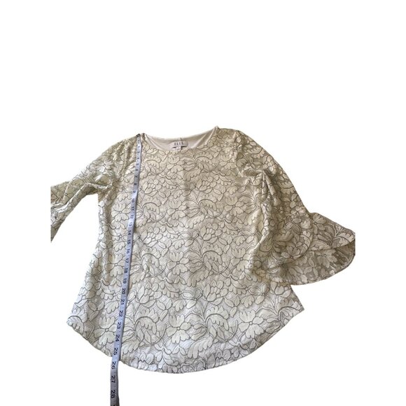 💖Elle Womens Floral Lace Bell Sleeve Top Medium - Picture 6 of 6